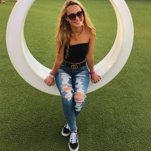 Meet your Posher, Adriana